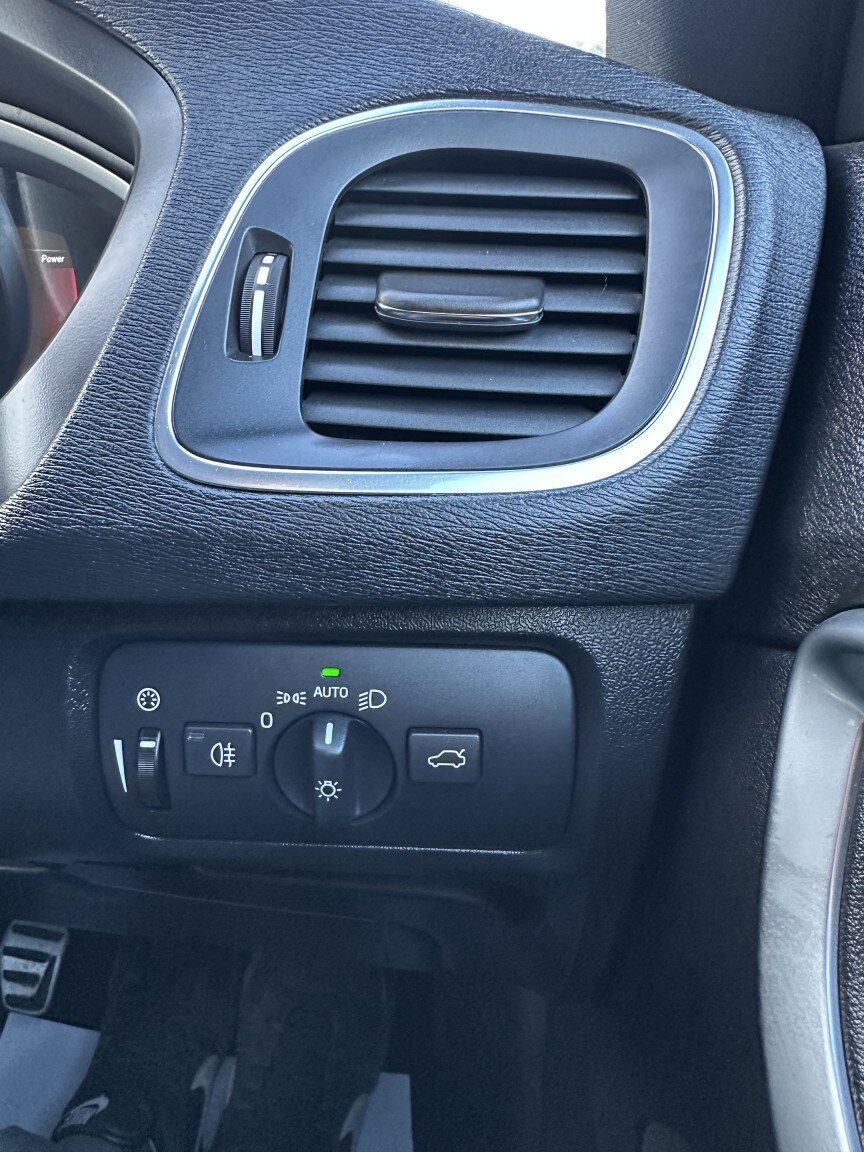 Used Volvo V40 2017 for sale - 77572714: Photo 13