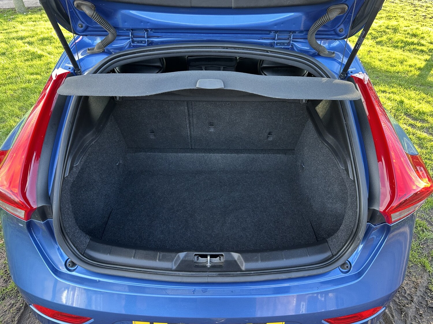 Used Volvo V40 2017 for sale - 77572714: Photo 16