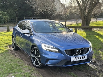 Used Volvo V40 2017 for sale - 77572714: Photo