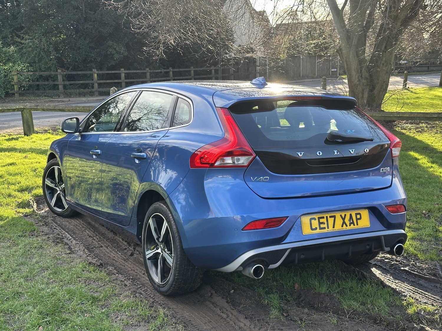 Used Volvo V40 2017 for sale - 77572714: Photo 3