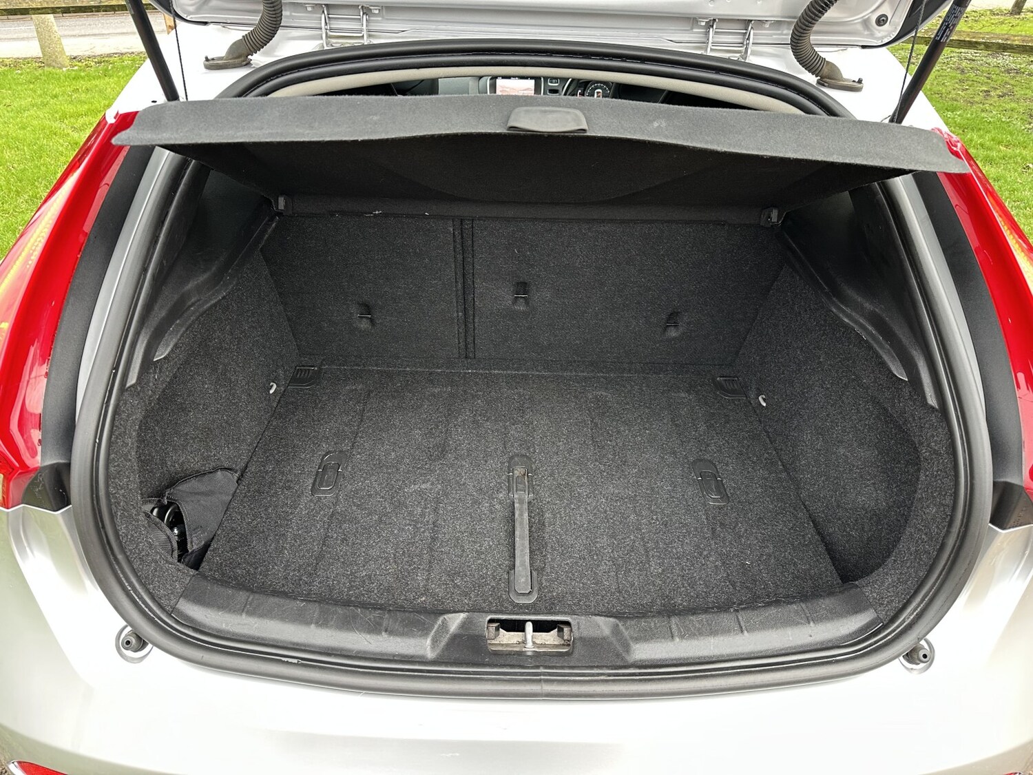 Used Volvo V40 2019 for sale - 77548229: Photo 18