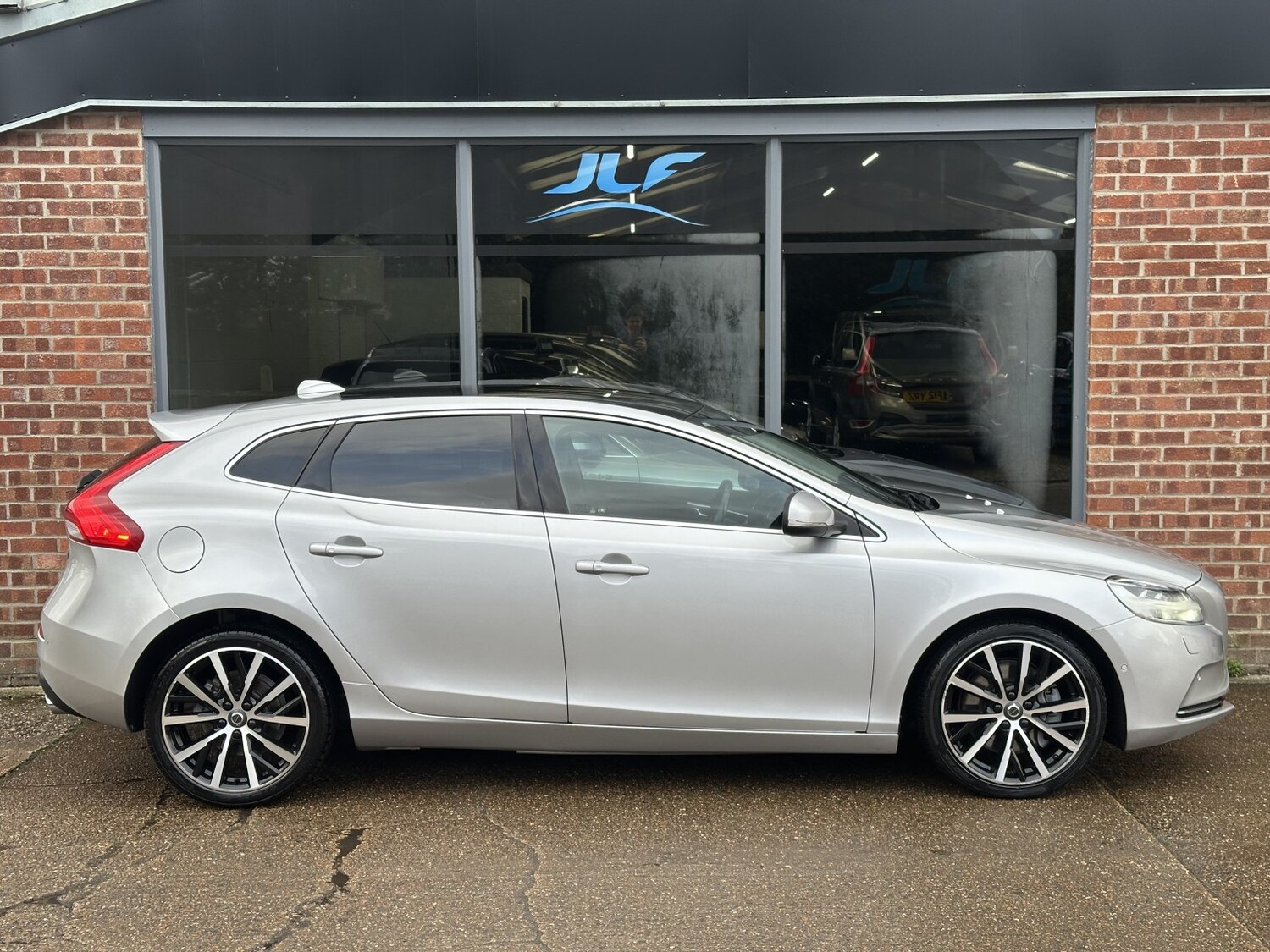 Used Volvo V40 2019 for sale - 77548229: Photo 22