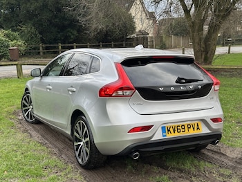 Used Volvo V40 2019 for sale - 77548229: Photo