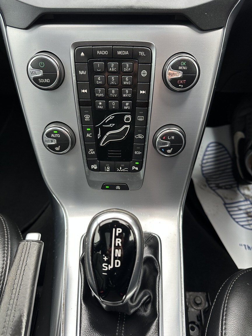 Used Volvo V40 2019 for sale - 77548229: Photo 8