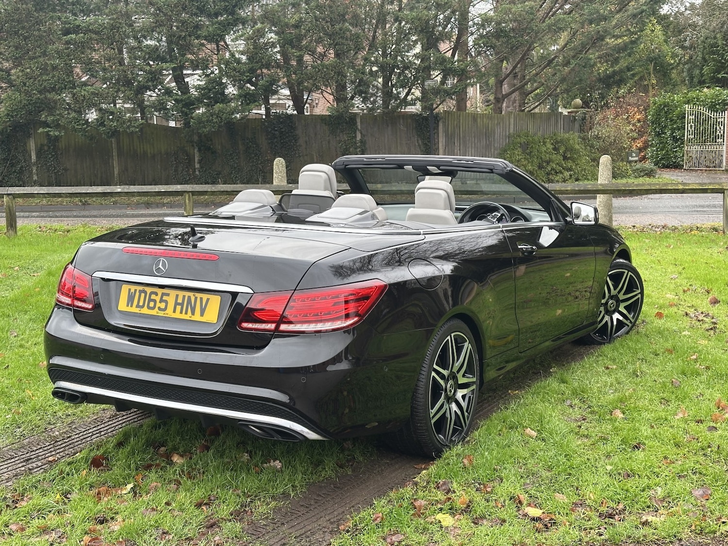 Used Mercedes-Benz E Class 2015 for sale - 76751807: Photo 5