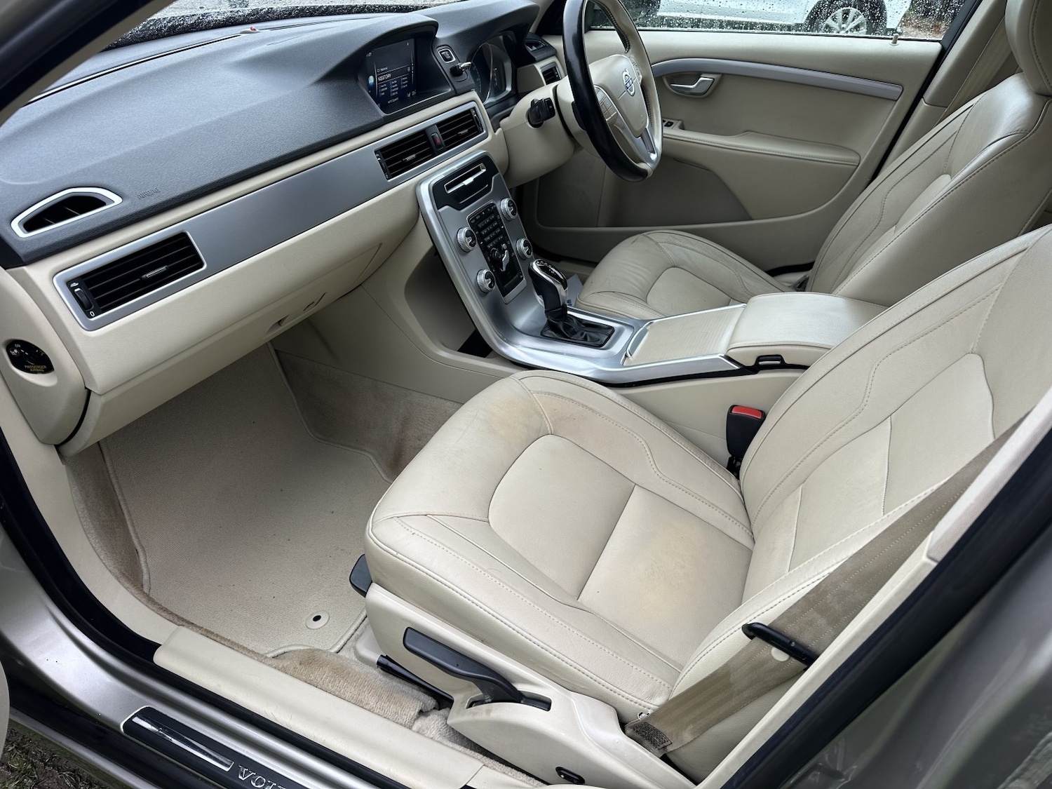 Used Volvo V70 2014 for sale - 76666061: Photo 10