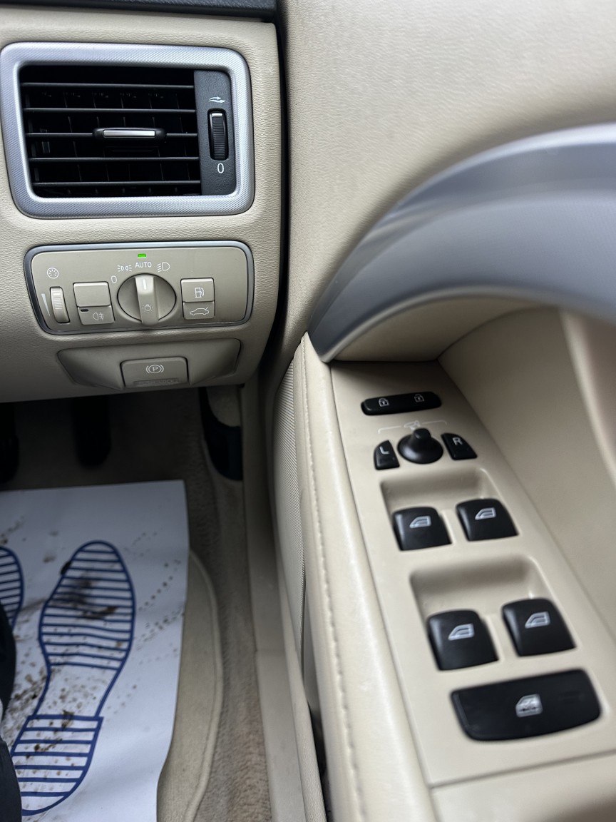 Used Volvo V70 2014 for sale - 76666061: Photo 16