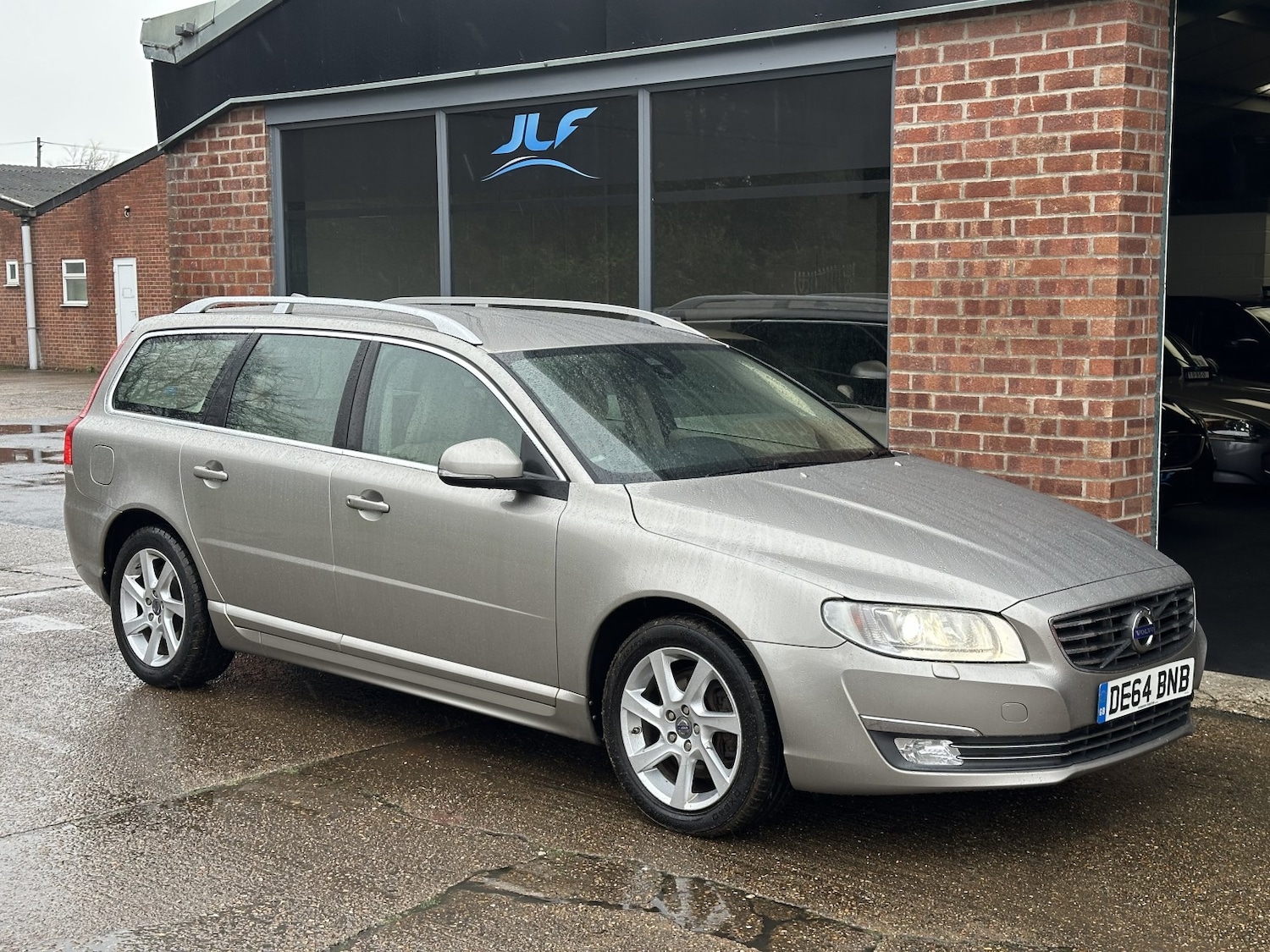 Used Volvo V70 2014 for sale - 76666061: Photo 9
