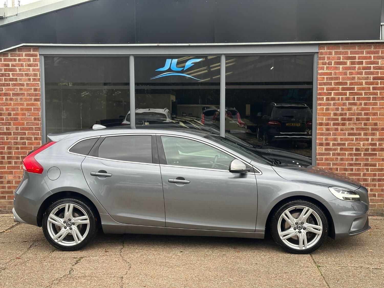 Used Volvo V40 2016 for sale - 76369377: Photo 8