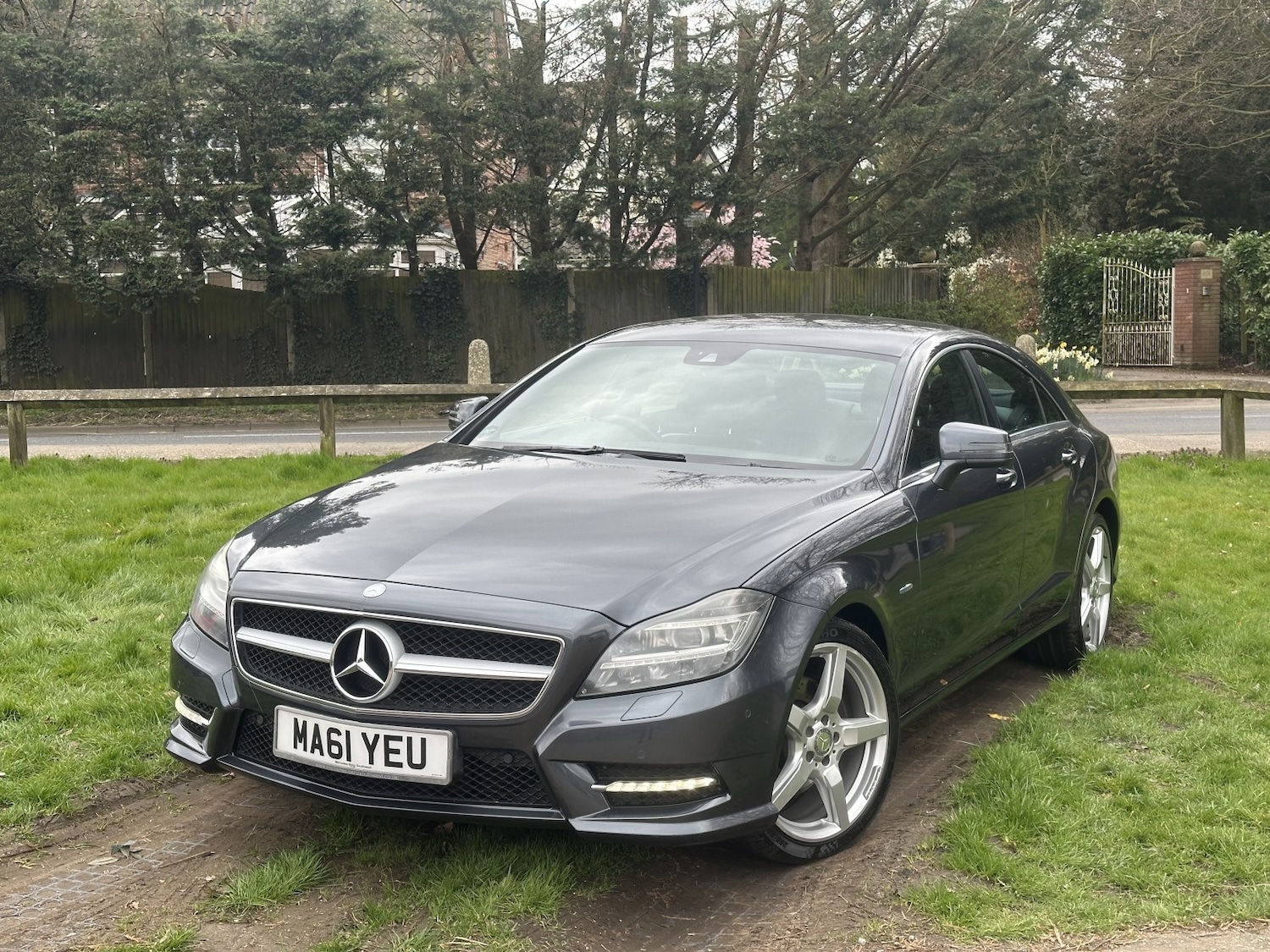 Used Mercedes-Benz CLS 2011 for sale - 78070548: Photo 2