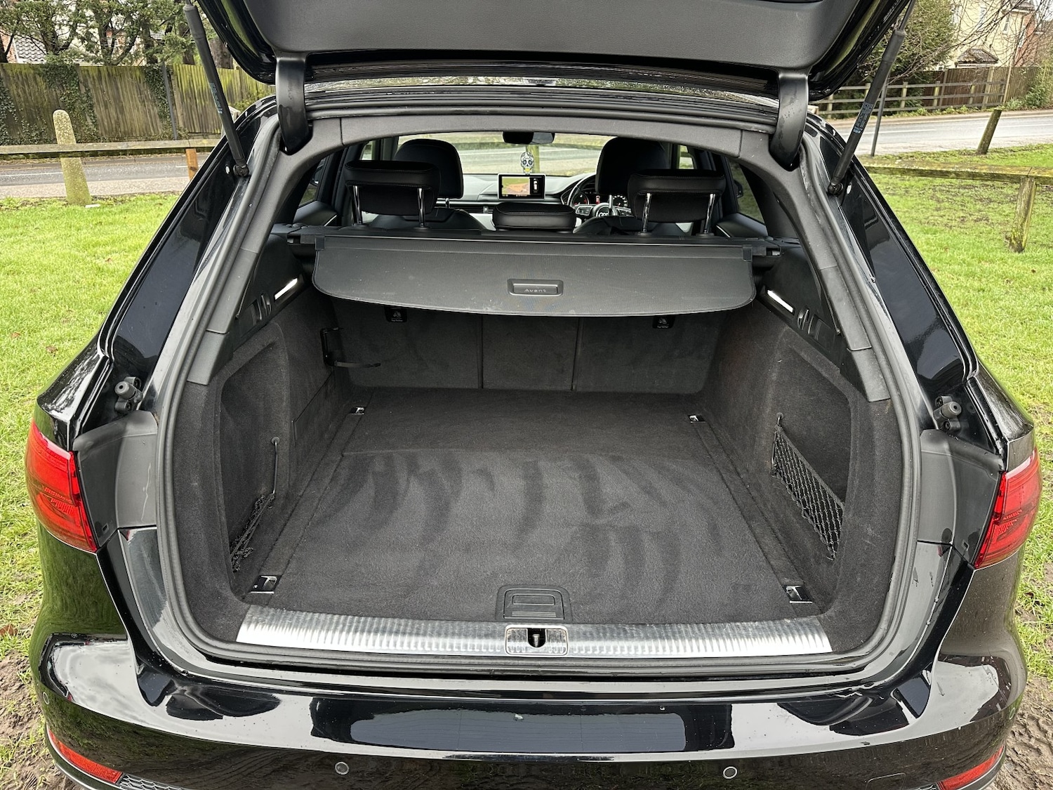 Used Audi A4 Avant 2017 for sale - 77478170: Photo 16