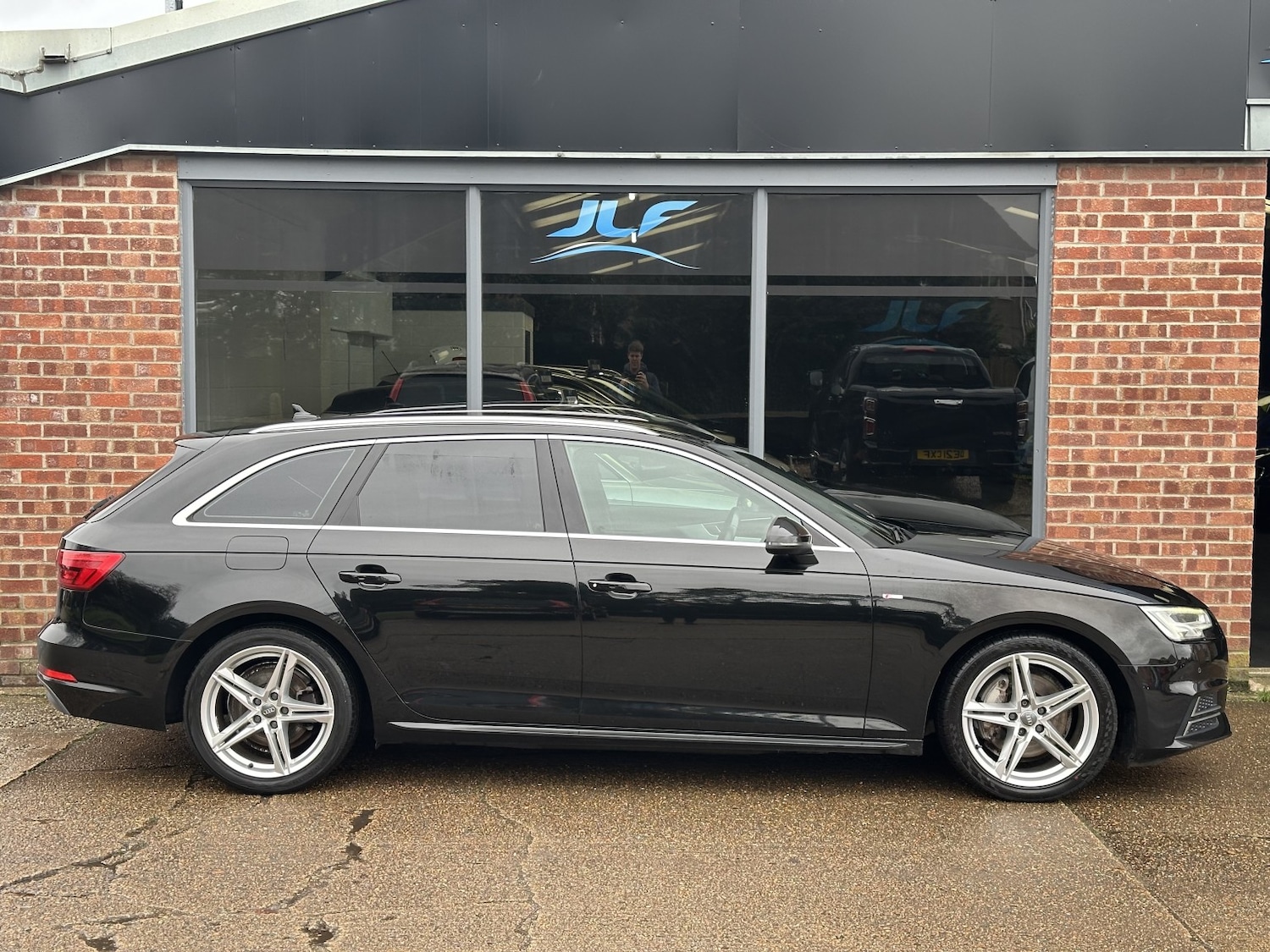 Used Audi A4 Avant 2017 for sale - 77478170: Photo 19