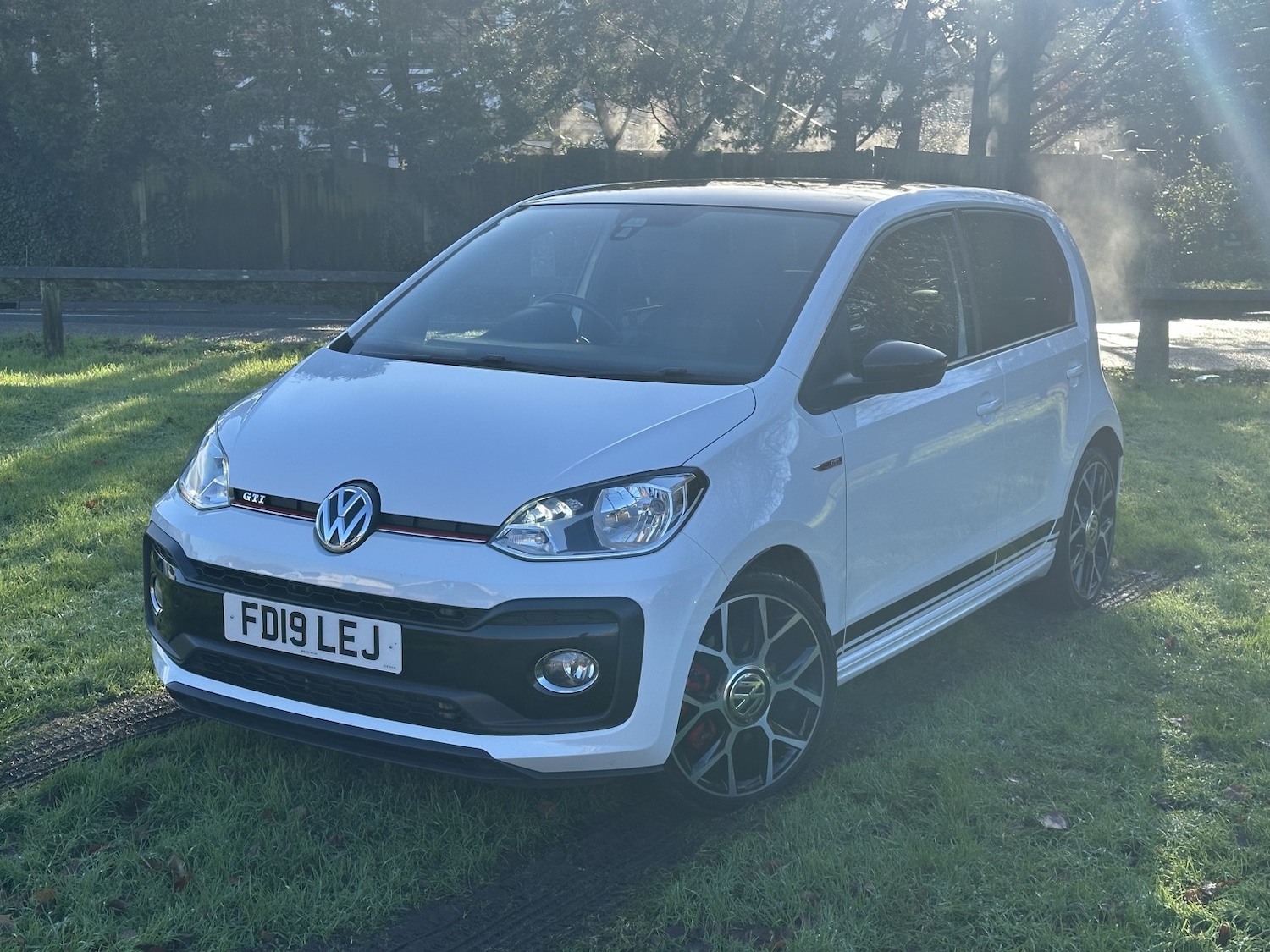 Used Volkswagen up! 2019 for sale - 76712664: Photo 2