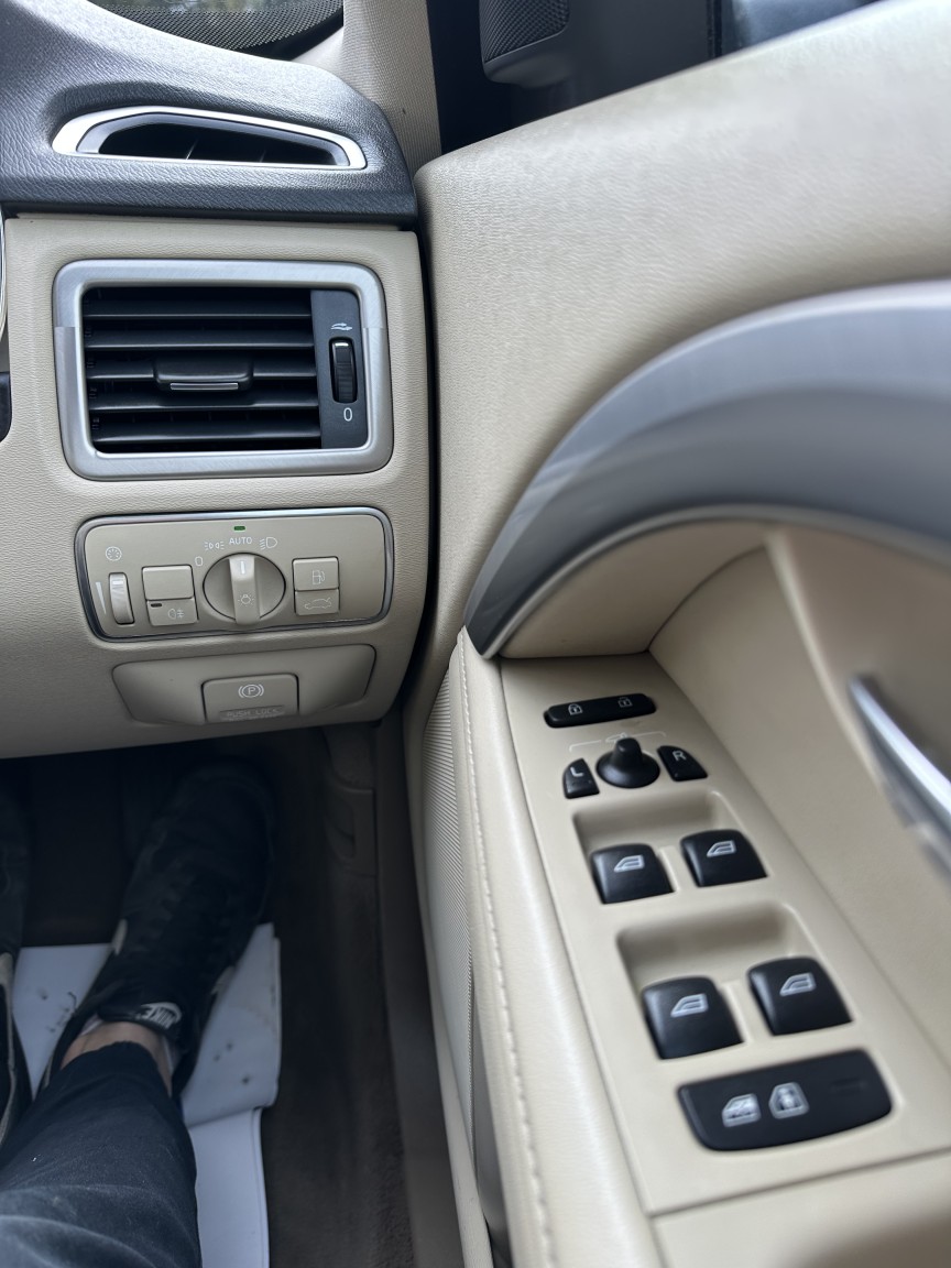 Used Volvo V70 2013 for sale - 78098302: Photo 13