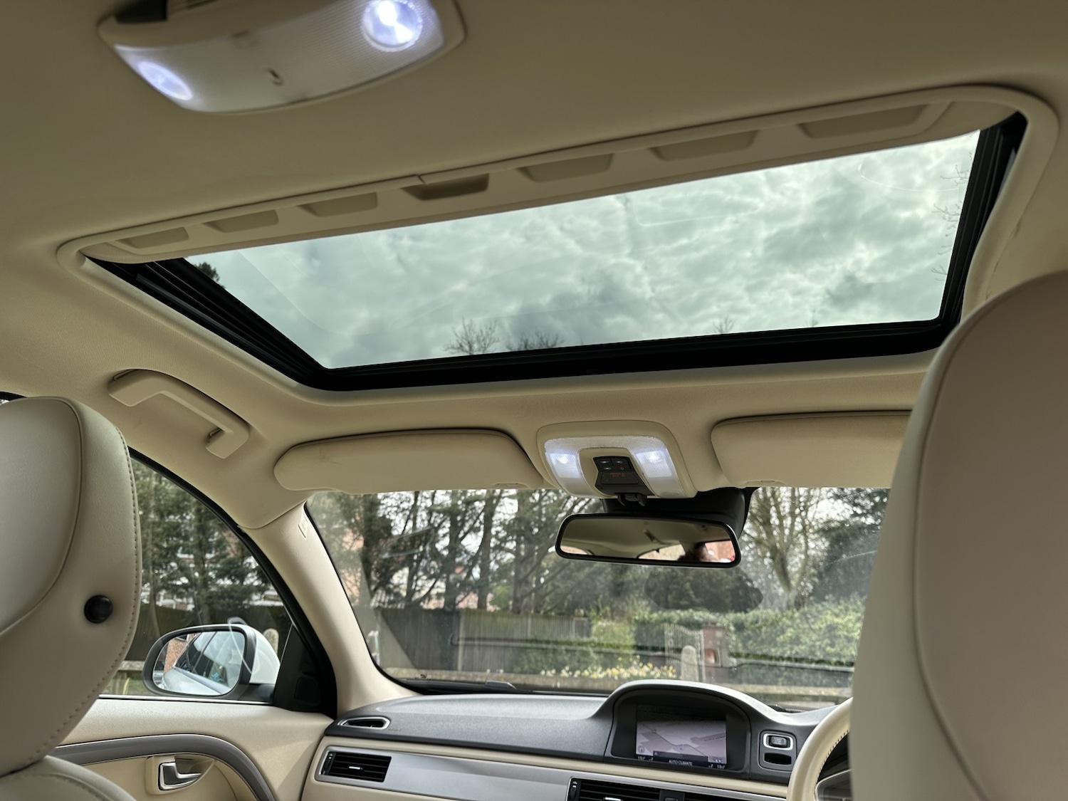 Used Volvo V70 2013 for sale - 78098302: Photo 15