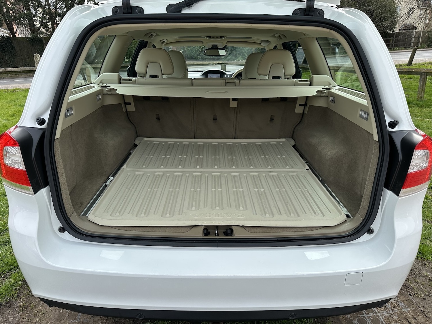 Used Volvo V70 2013 for sale - 78098302: Photo 16