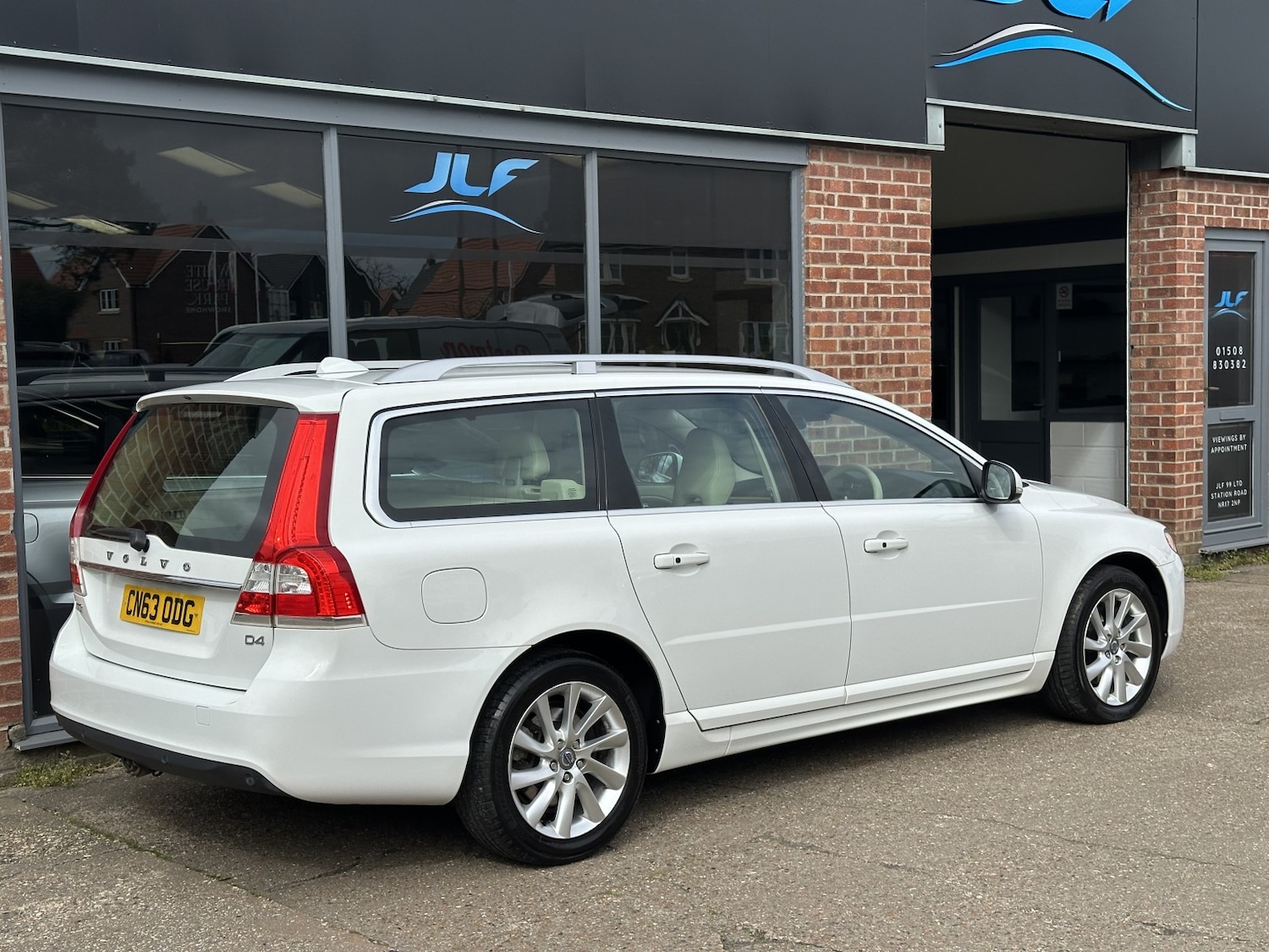 Used Volvo V70 2013 for sale - 78098302: Photo 19