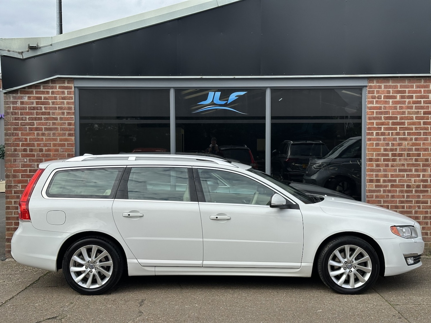 Used Volvo V70 2013 for sale - 78098302: Photo 20