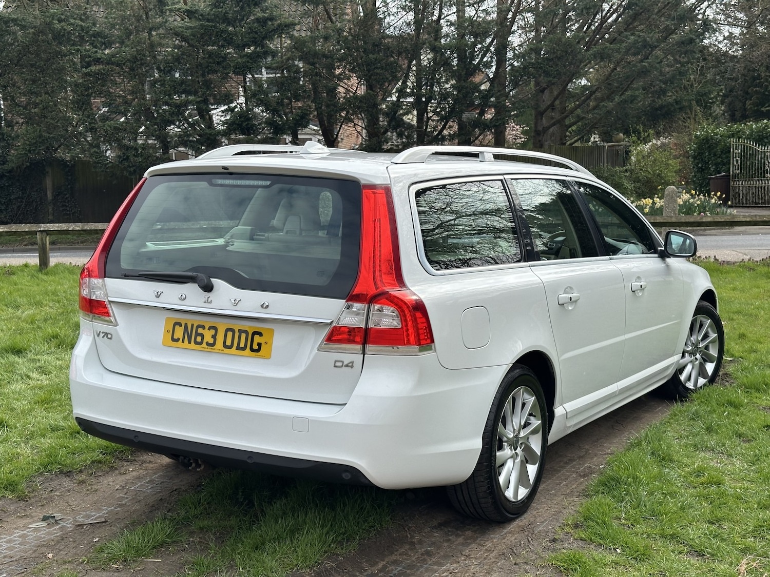 Used Volvo V70 2013 for sale - 78098302: Photo 4