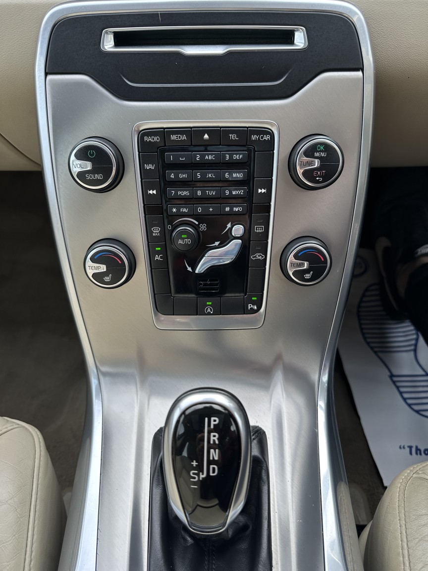 Used Volvo V70 2013 for sale - 78098302: Photo 8