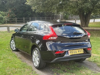 Used Volvo V40 2016 for sale - 79792729: Photo