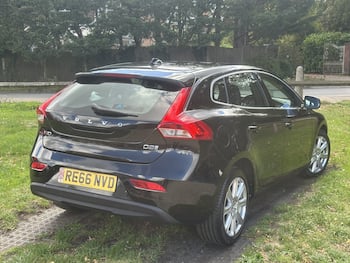 Used Volvo V40 2016 for sale - 79792729: Photo