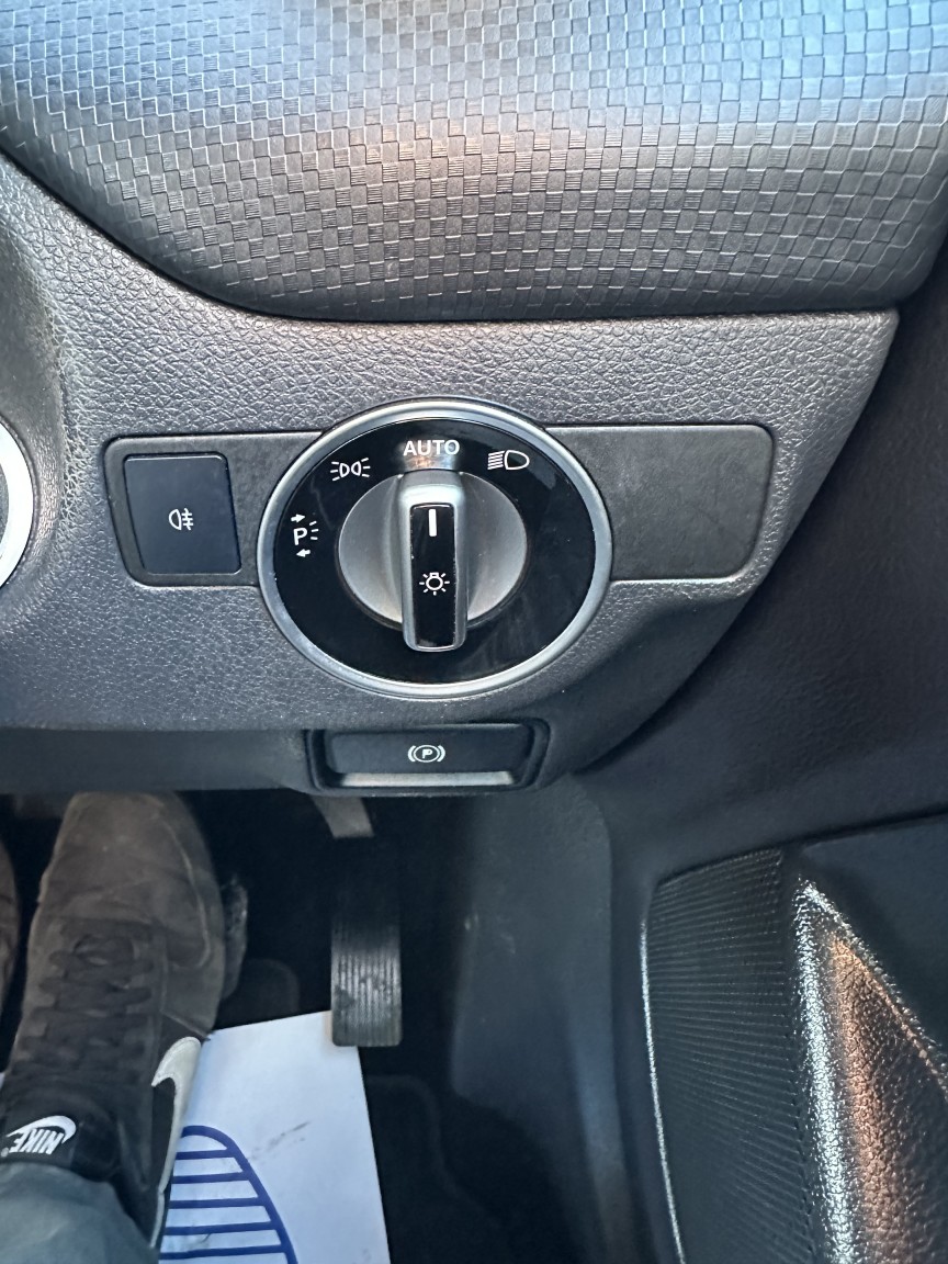 Used Mercedes-Benz A-Class 2014 for sale - 77558542: Photo 14