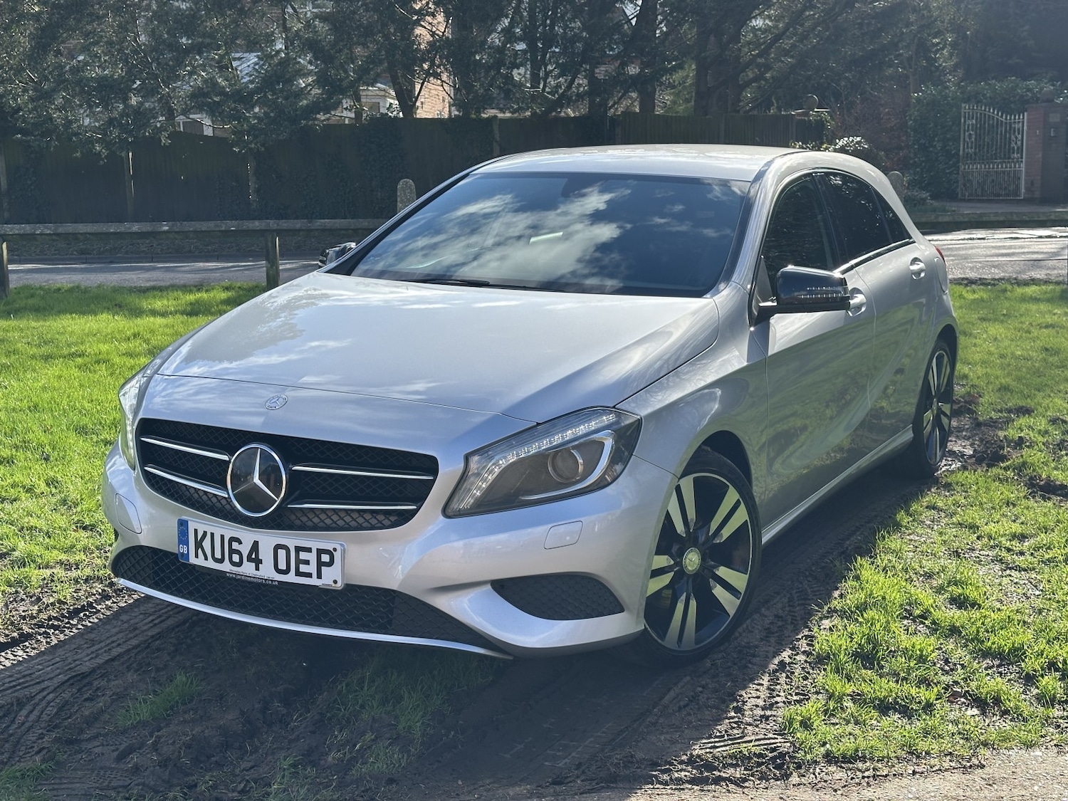 Used Mercedes-Benz A-Class 2014 for sale - 77558542: Photo 2