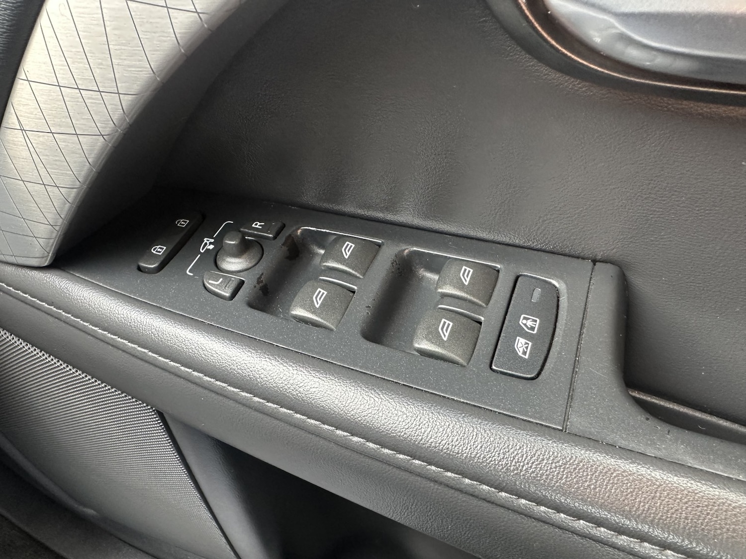 Used Volvo XC70 2012 for sale - 77438238: Photo 15