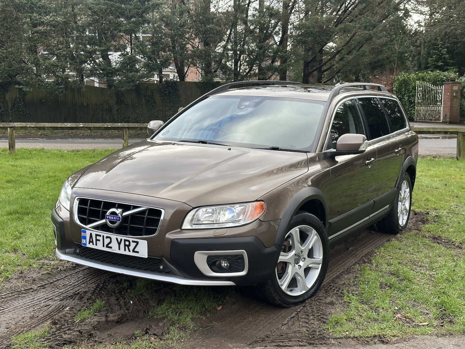 Used Volvo XC70 2012 for sale - 77438238: Photo 2
