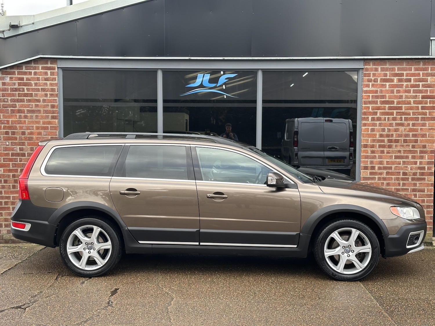 Used Volvo XC70 2012 for sale - 77438238: Photo 21
