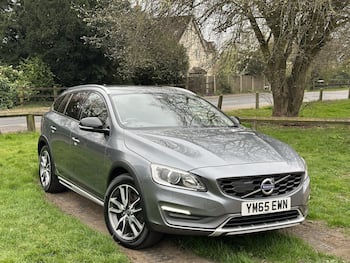 Used Volvo V60 2016 for sale - 79845543: Photo
