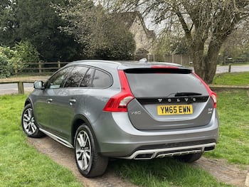 Used Volvo V60 2016 for sale - 79845543: Photo