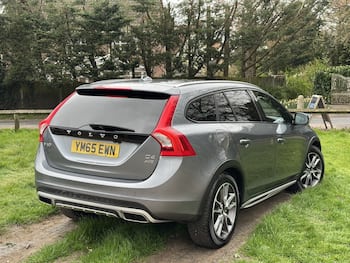 Used Volvo V60 2016 for sale - 79845543: Photo