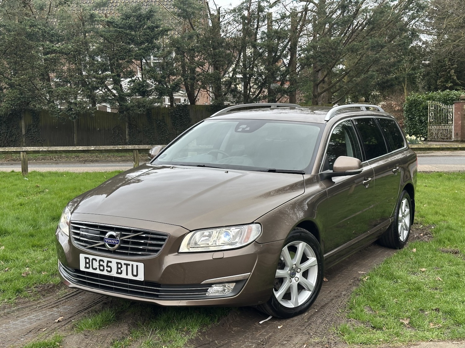 Used Volvo V70 2016 for sale - 77851468: Photo 2