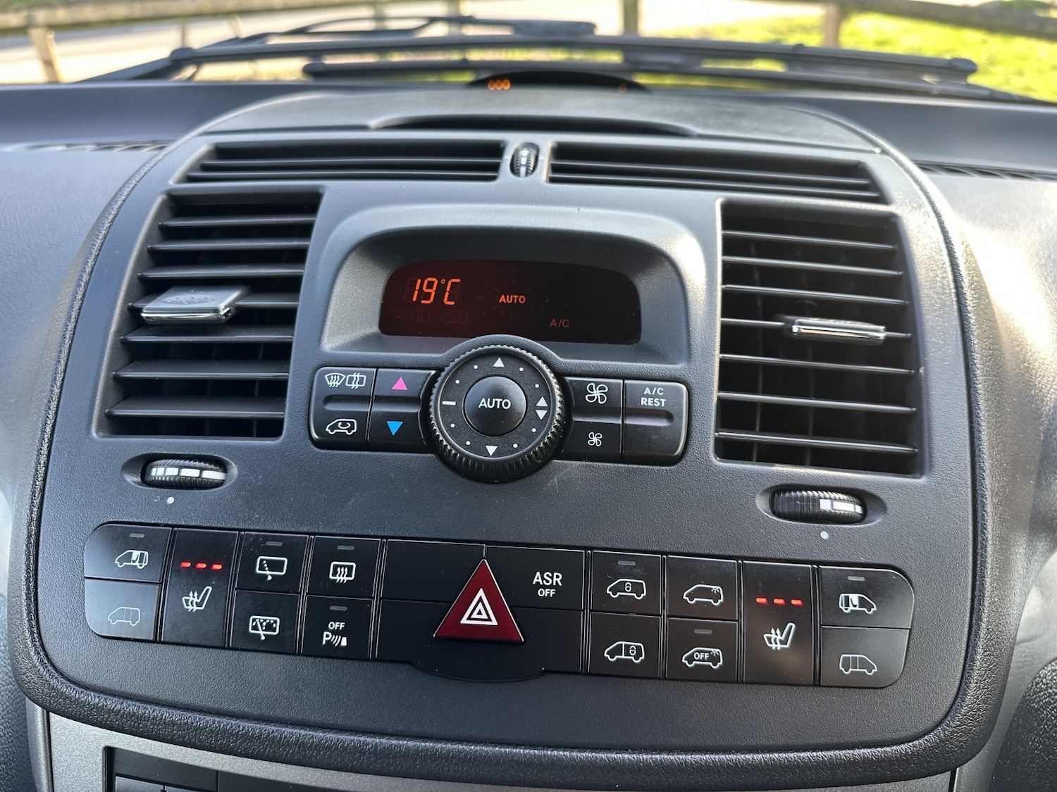 Used Mercedes-Benz Vito 2014 for sale - 77977118: Photo 9