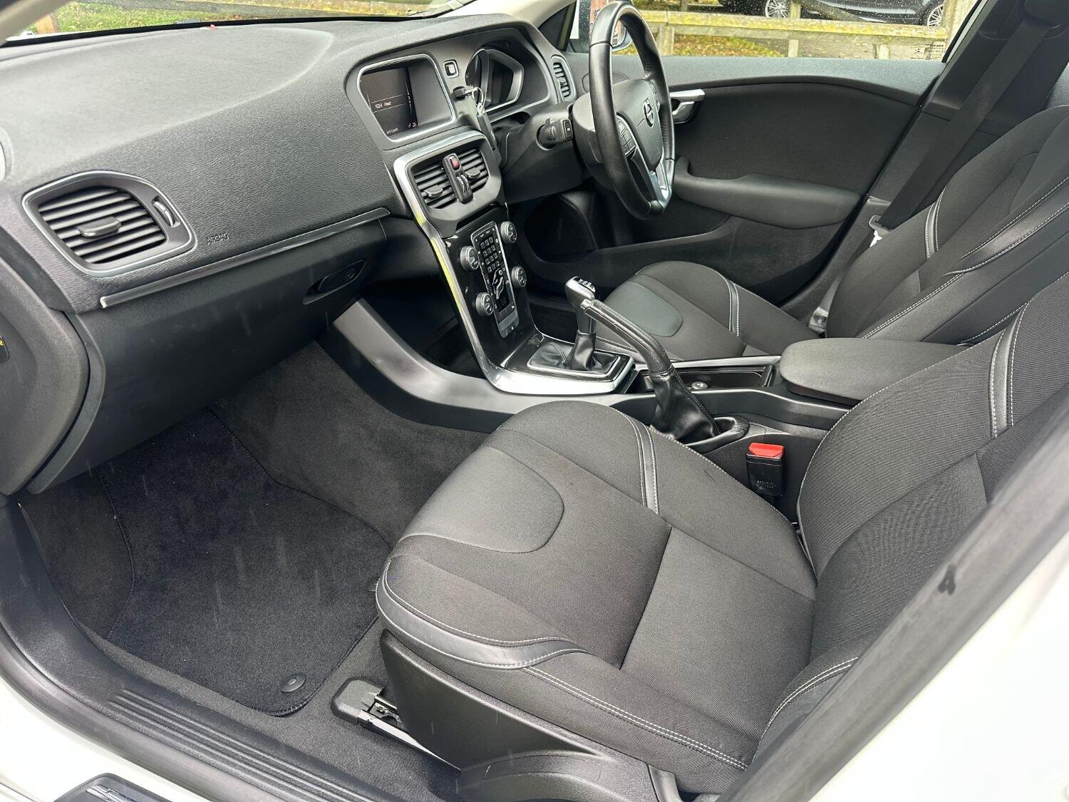 Used Volvo V40 2017 for sale - 76369365: Photo 10