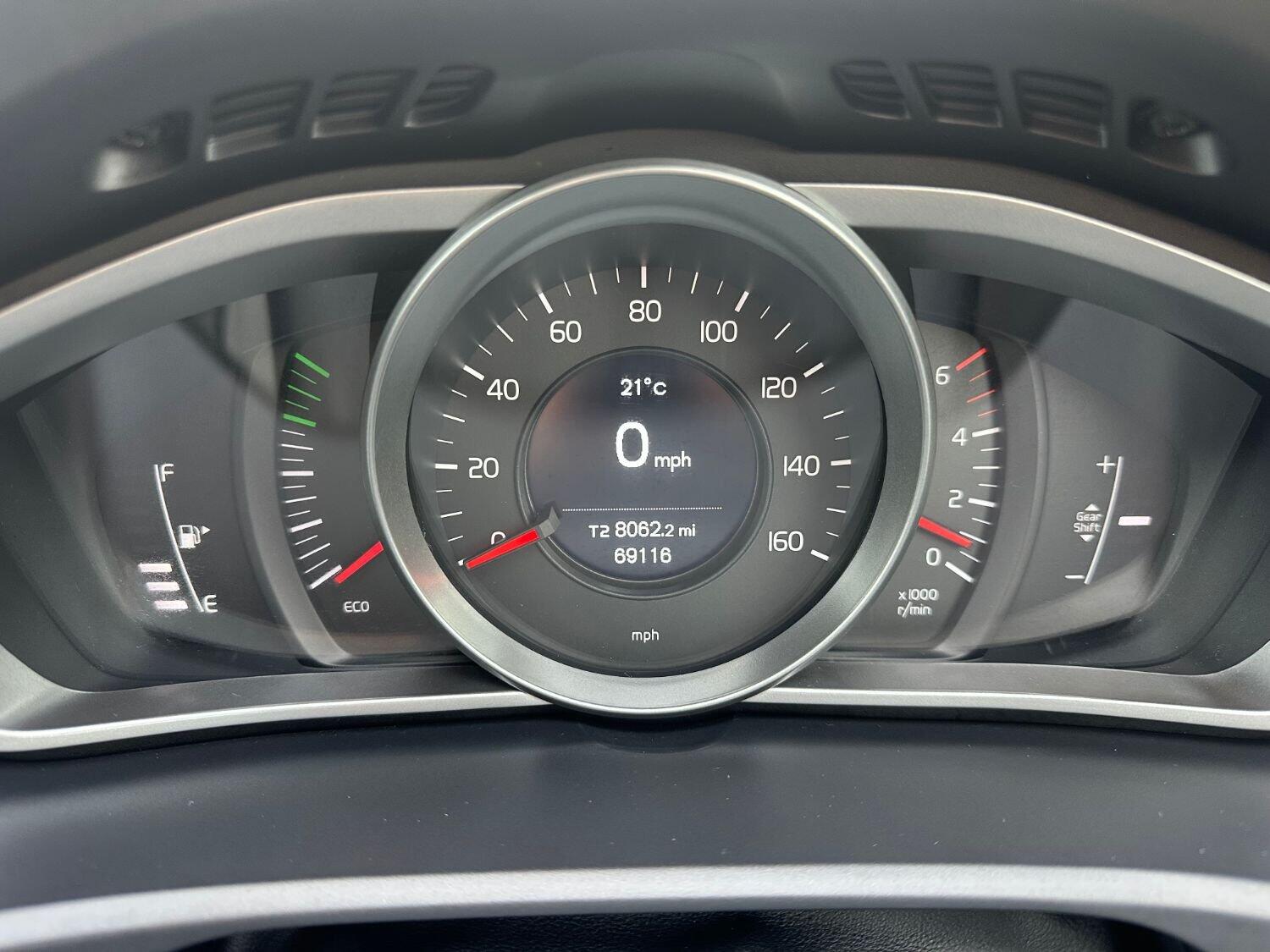 Used Volvo V40 2017 for sale - 76369365: Photo 14