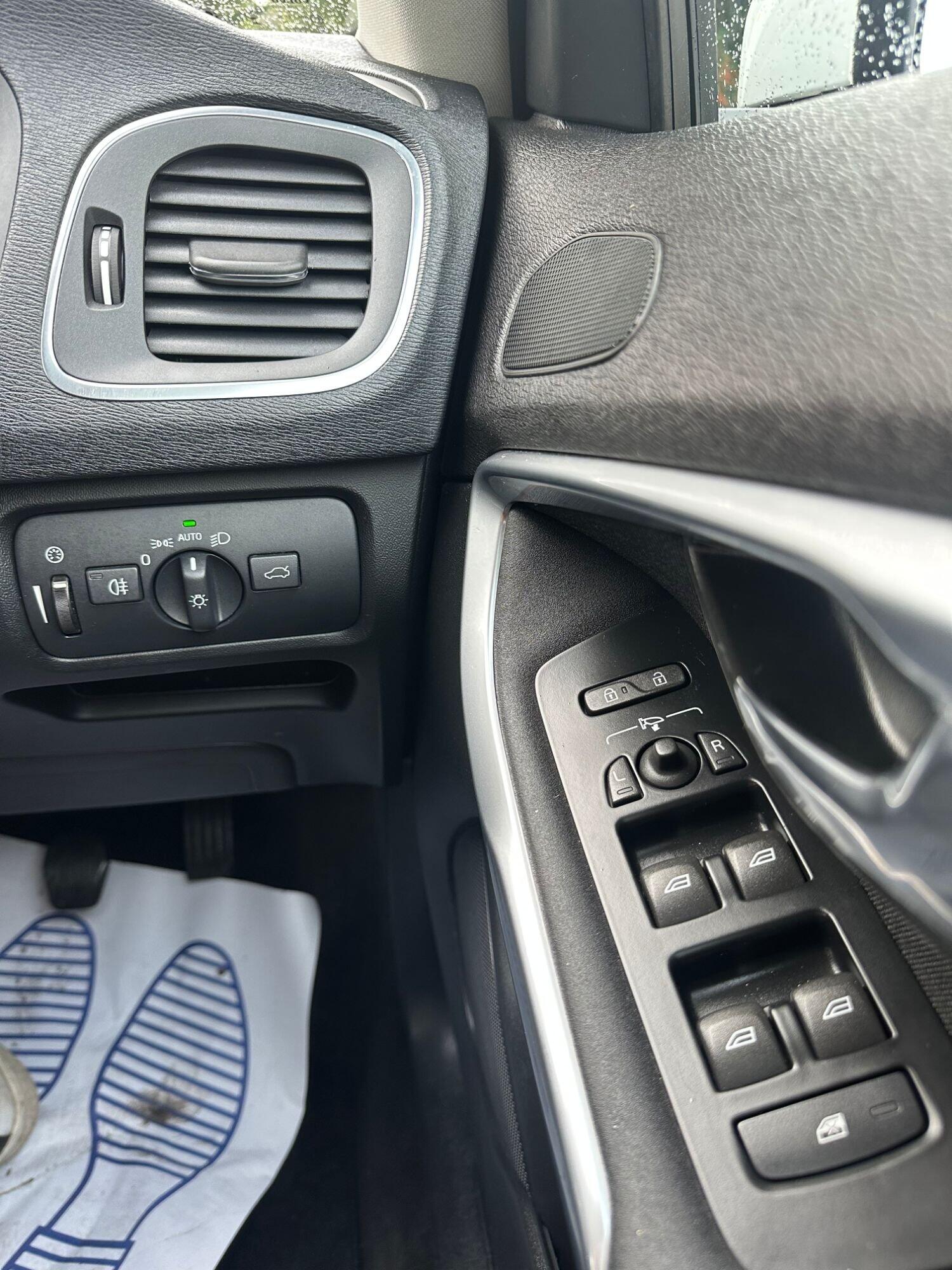 Used Volvo V40 2017 for sale - 76369365: Photo 16