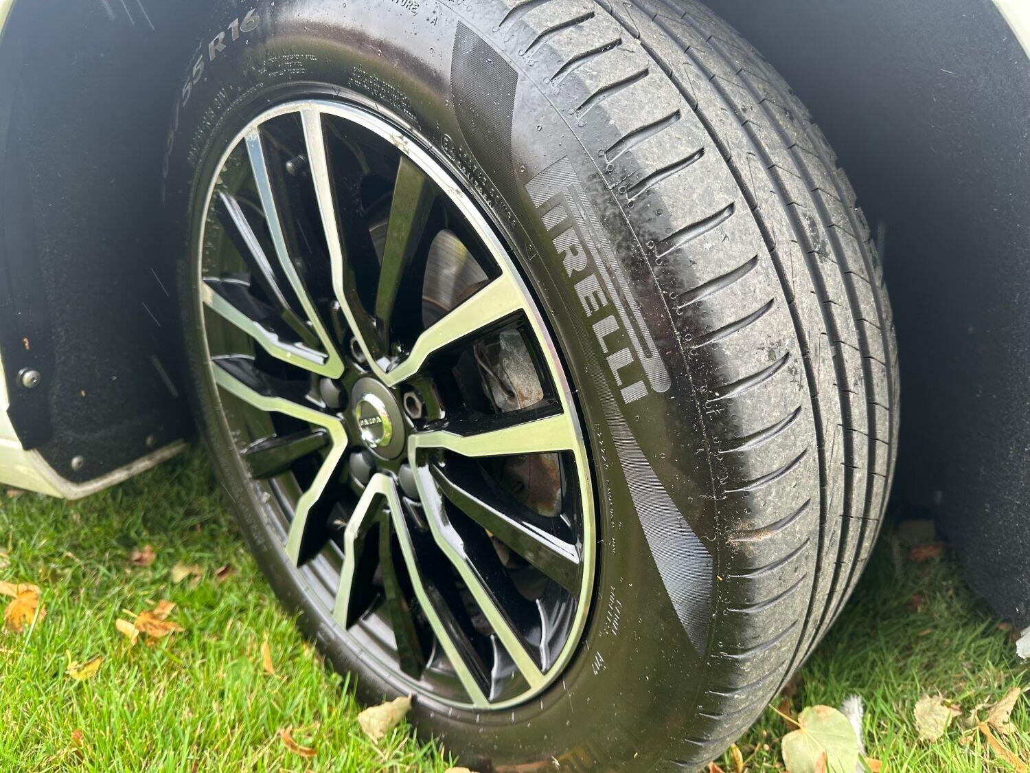 Used Volvo V40 2017 for sale - 76369365: Photo 19