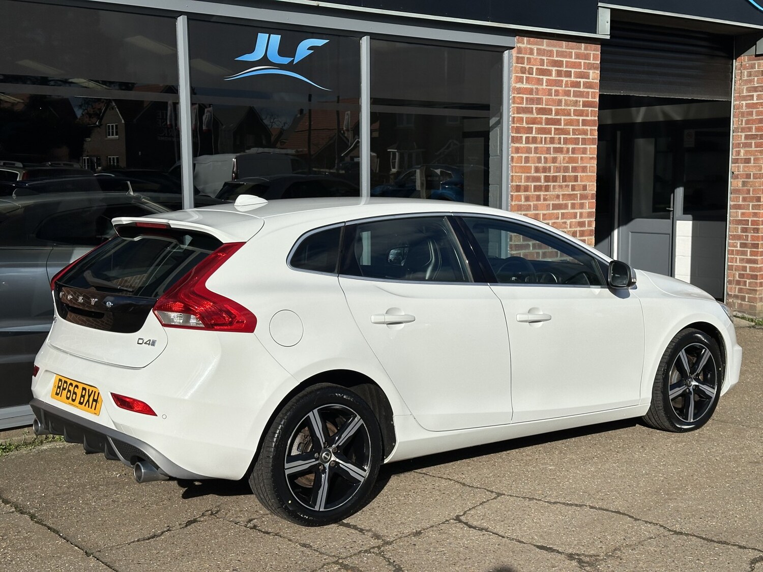 Used Volvo V40 2016 for sale - 77558534: Photo 18