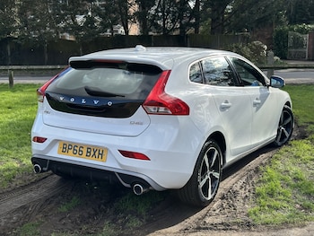 Used Volvo V40 2016 for sale - 77558534: Photo