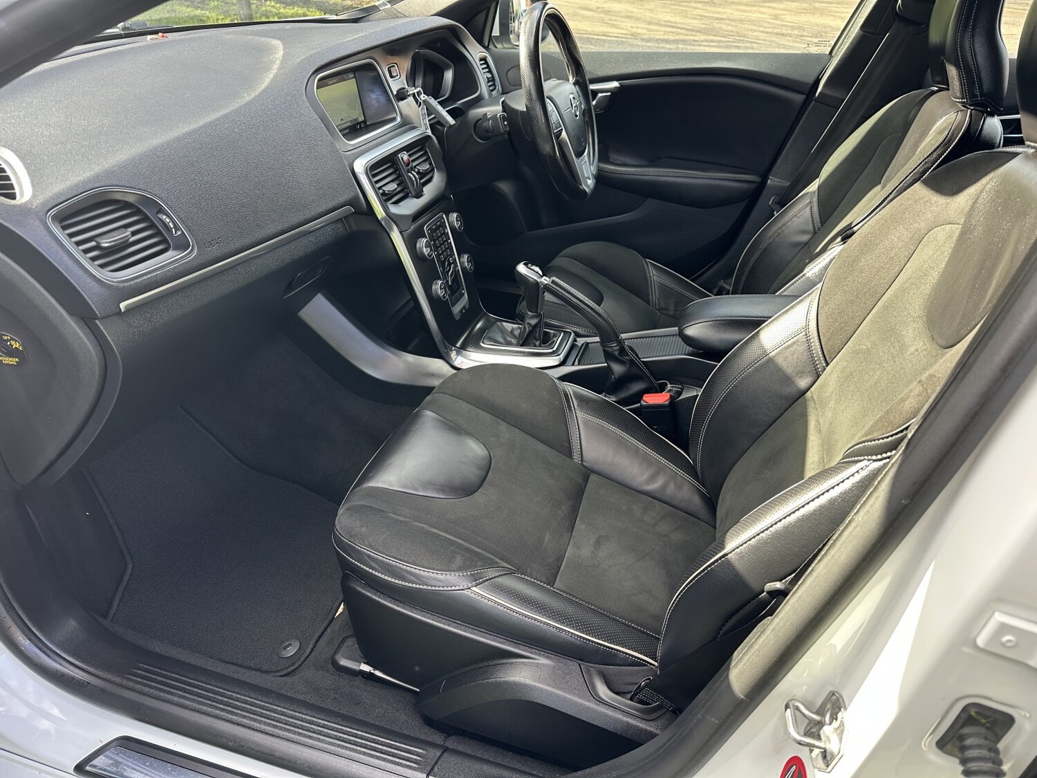 Used Volvo V40 2016 for sale - 77558534: Photo 7