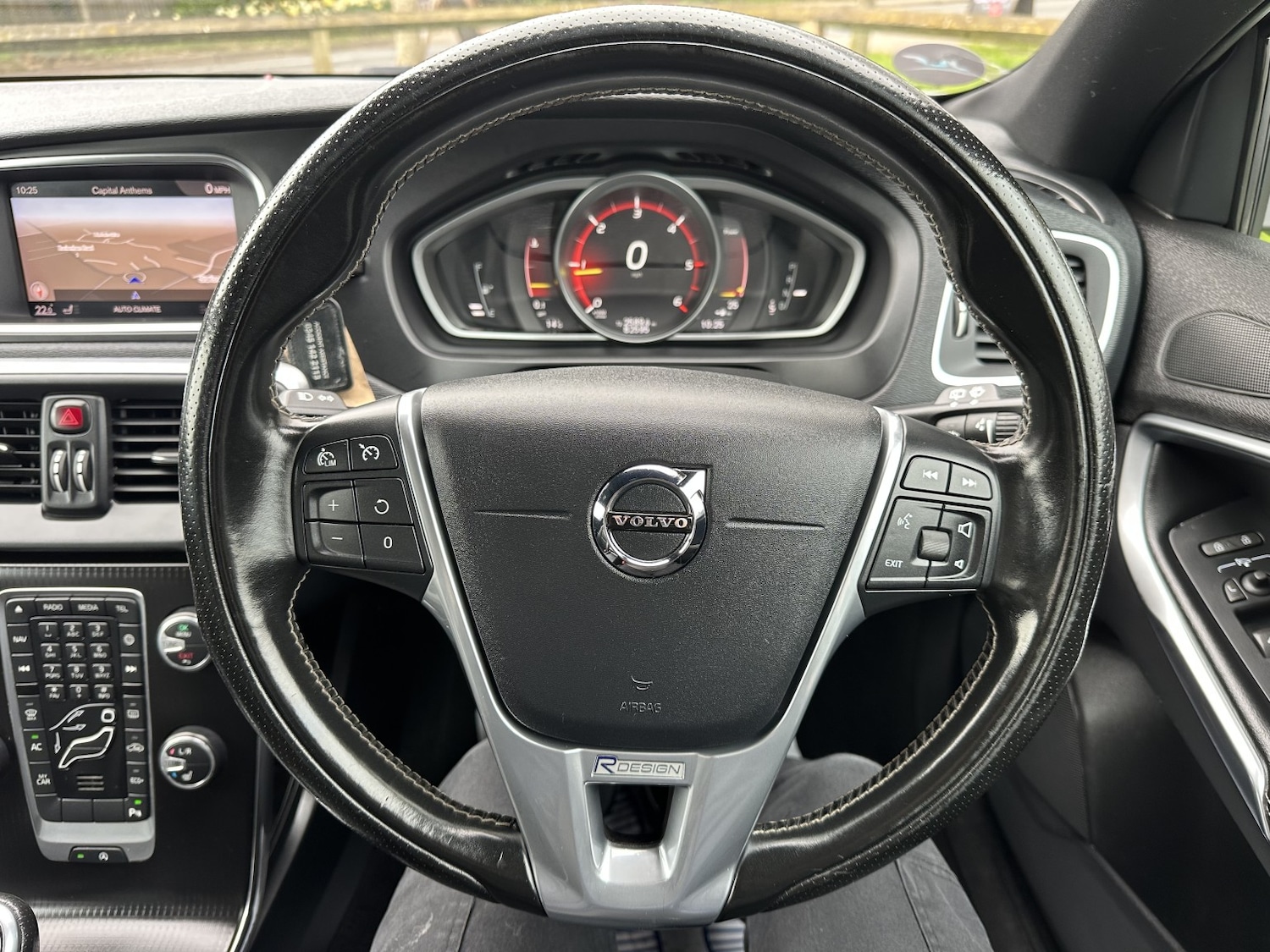 Used Volvo V40 2017 for sale - 78131574: Photo 11