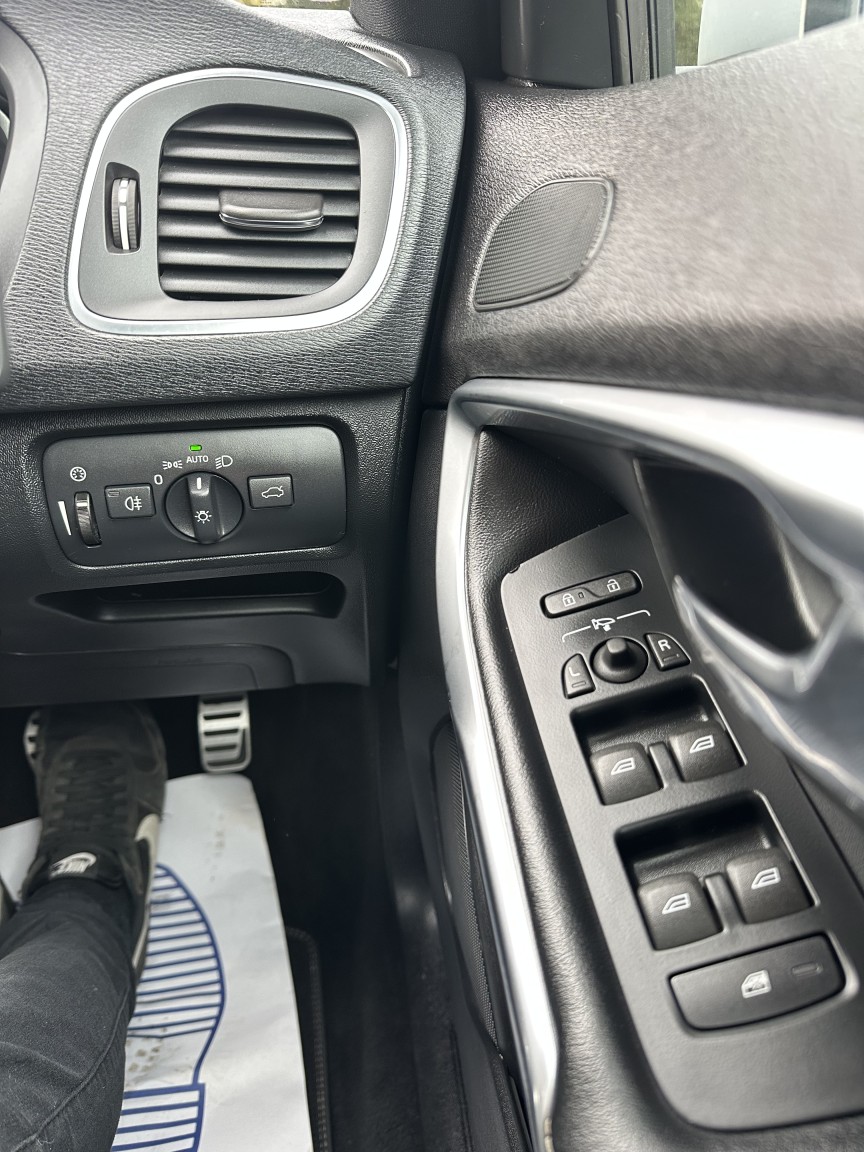 Used Volvo V40 2017 for sale - 78131574: Photo 14