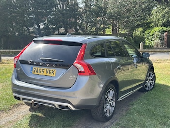 Used Volvo V60 2016 for sale - 78758856: Photo