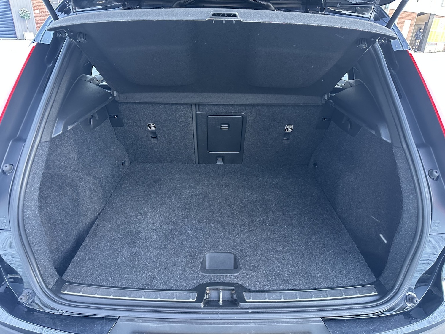 Used Volvo XC40 2018 for sale - 77103477: Photo 18