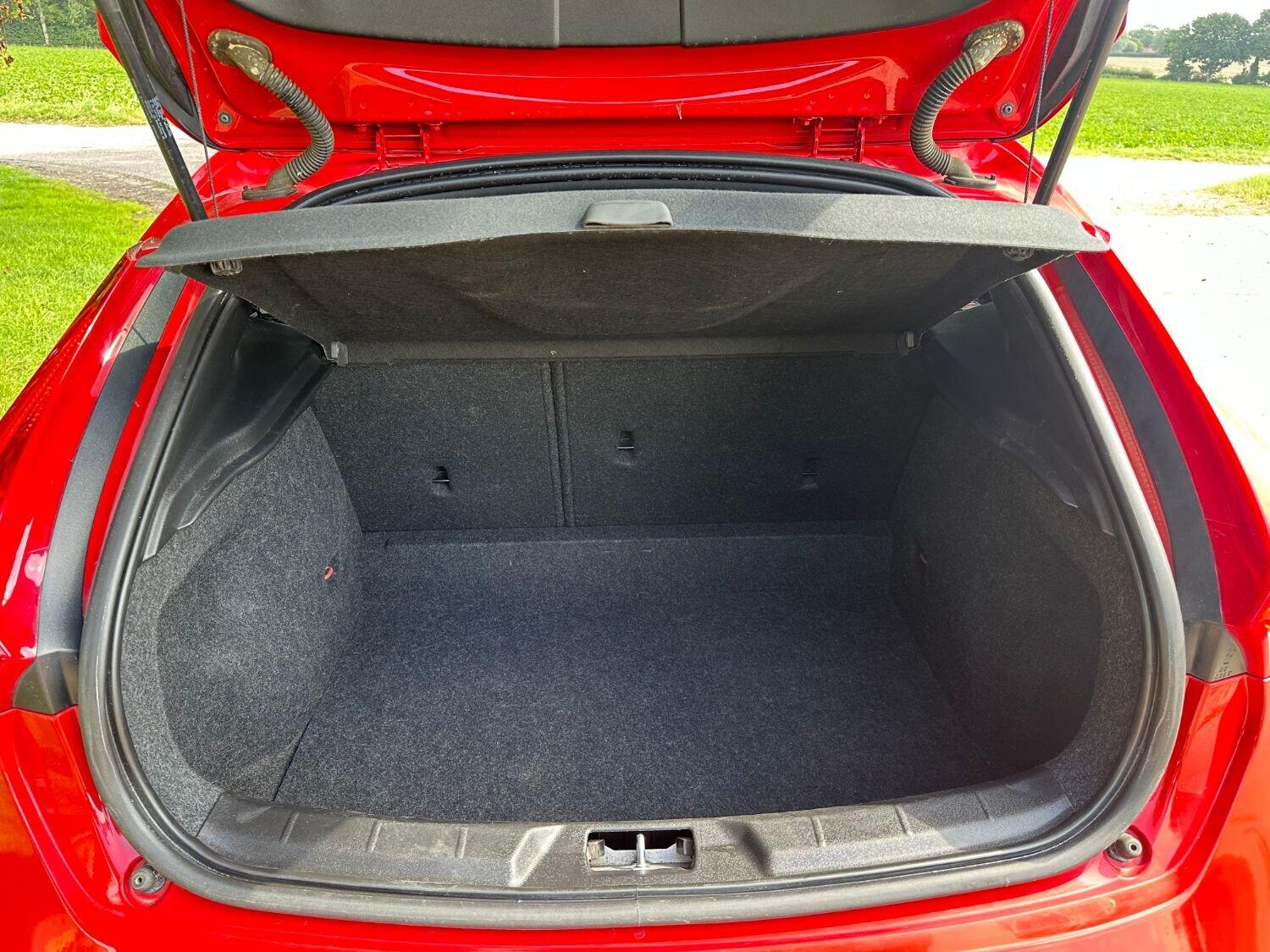 Used Volvo V40 2016 for sale - 76369254: Photo 19