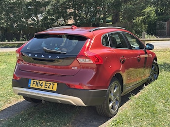 Used Volvo V40 2014 for sale - 79143474: Photo