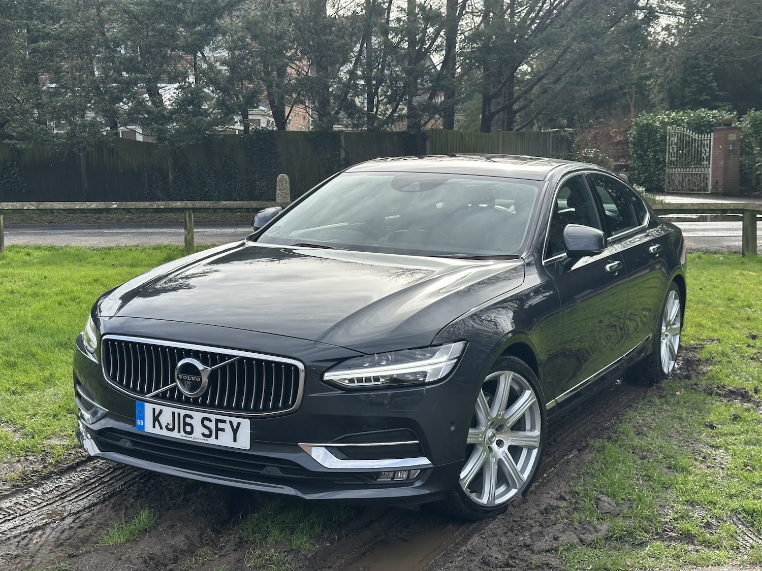 Used Volvo S90 2016 for sale - 77632511: Photo 2